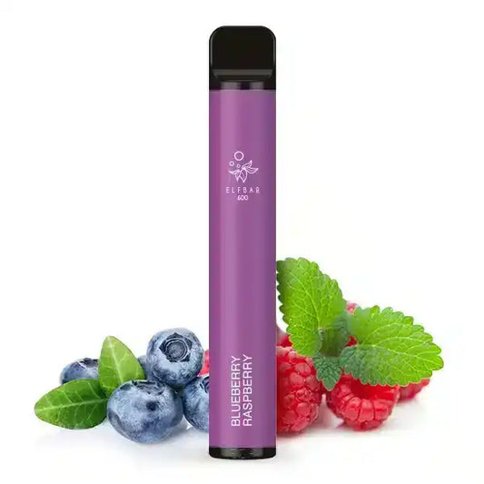 Bild mit Elfbar 600 Blueberry Raspberry nikotinfrei im Hintergrund sind Blaubeeren und Himbeeren.