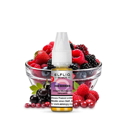 Flasche Elfliq Mix Berries Liquid mit 20 mg/ml Nikotingehalt vor einer Schale aus frischen Waldbeeren wie Himbeeren, Brombeeren und Johannisbeeren – aromatischer Fruchtmix für intensives Dampfen.