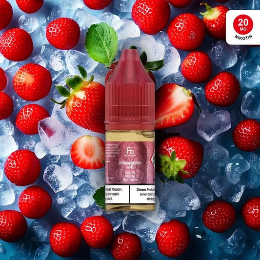 Produktbild des RandM Liquids in der Sorte Strawberry Ice. Eine 10ml Liquidflasche mit weinrotem Verschluss steht im Zentrum, umgeben von frischen Erdbeeren, Eiswürfeln und einem Minzblatt auf einem bläulichen Hintergrund. Das Etikett trägt das FUMOT-Affen-Logo. Oben rechts ist ein Hinweis auf 20 mg Nikotin zu sehen. Ein deutscher Gesundheitshinweis ist deutlich am unteren Flaschenrand erkennbar.