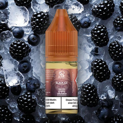 Das erfrischende RandM Tornado Liquid Black Ice, umgeben von saftigen schwarzen Johannisbeeren, Crushed Ice und frostigen Blättern. Ein meisterhaftes Design für eiskalten, fruchtigen Genuss.