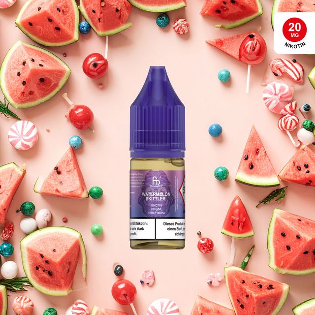 Das brillante RandM Tornado Liquid Watermelon Skittles, präsentiert mit knackiger Wassermelone und bunten Süßigkeiten. Ein exzellenter Look für ein süßes Erlebnis.